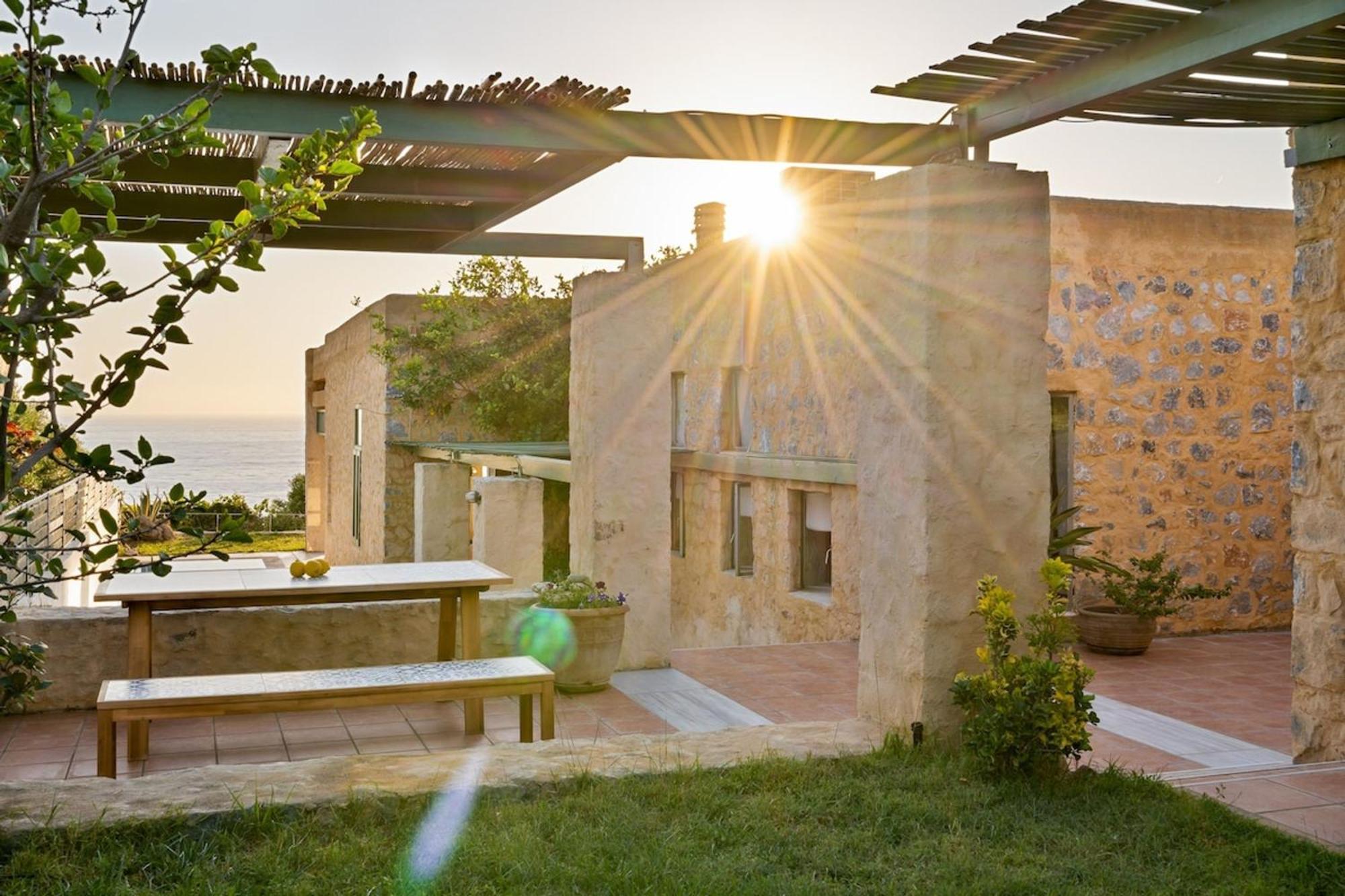 Villa Mediterranea, With Heated Pool Livadia  外观 照片