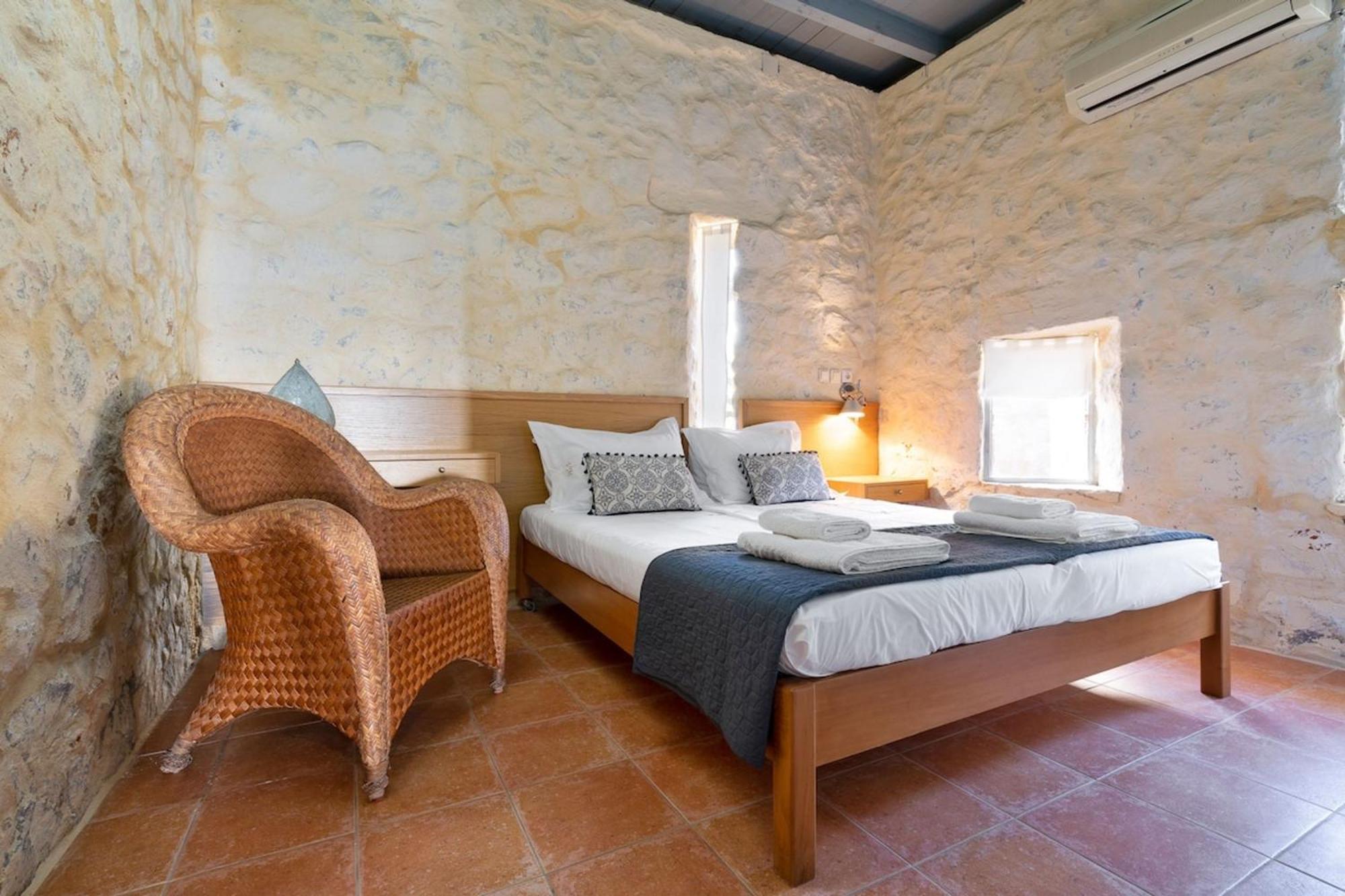 Villa Mediterranea, With Heated Pool Livadia  外观 照片