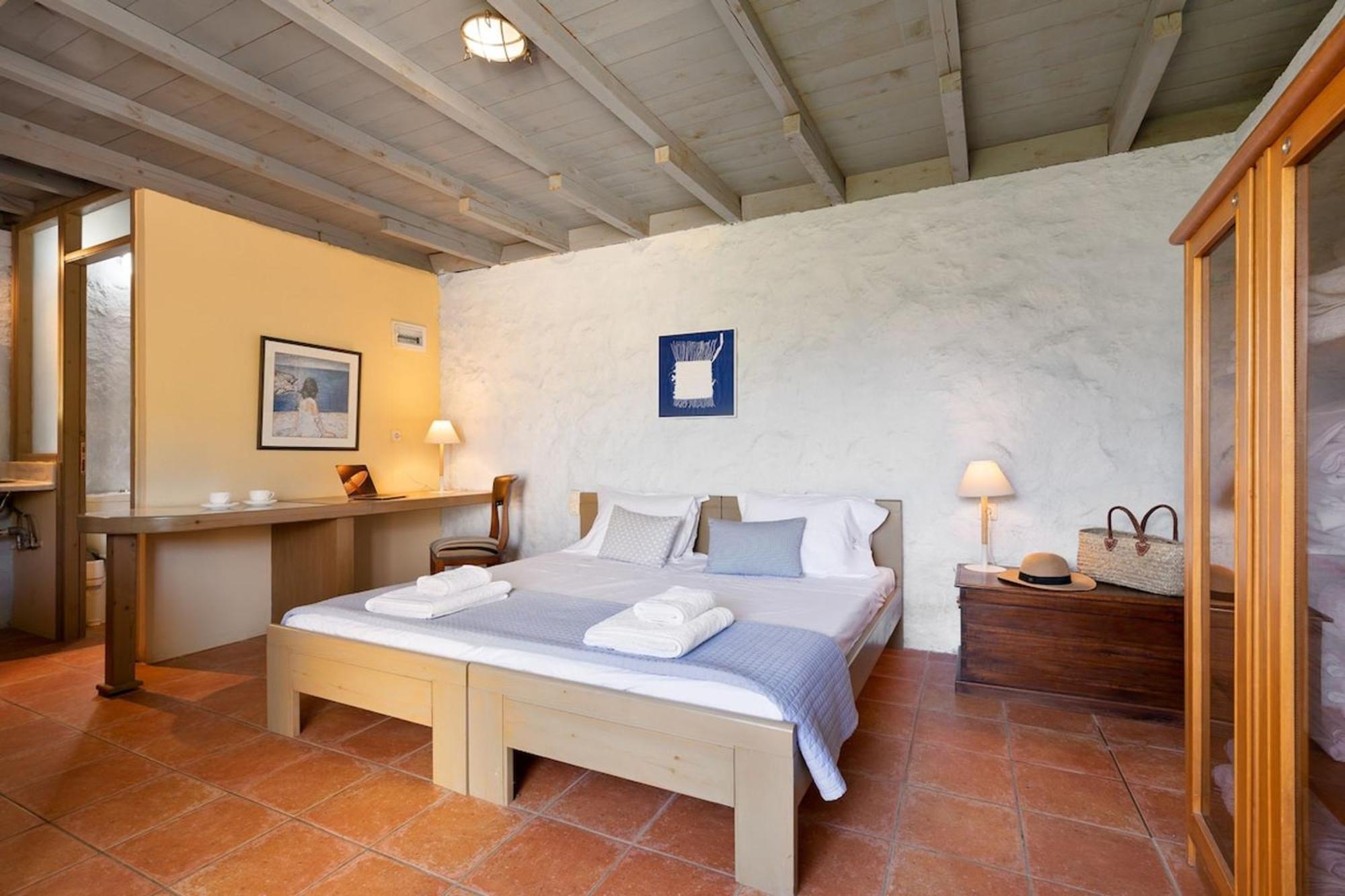 Villa Mediterranea, With Heated Pool Livadia  外观 照片