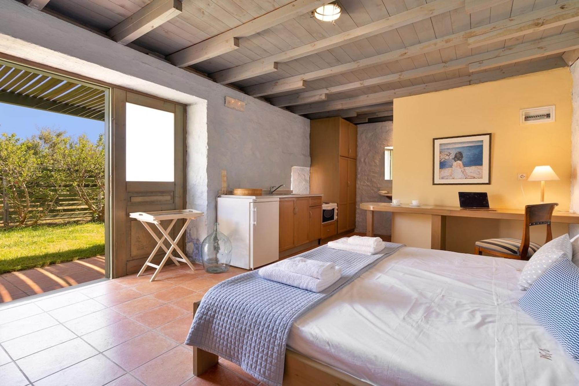 Villa Mediterranea, With Heated Pool Livadia  外观 照片